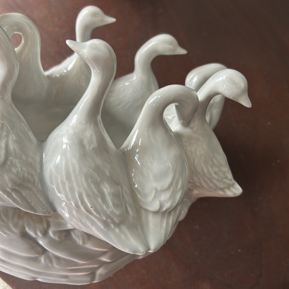 Vintage Gaggle Of 10 Geese Planter - Picture 13 of 13